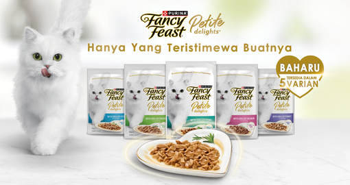 Fancy Feast Petite Delights white cat and packs